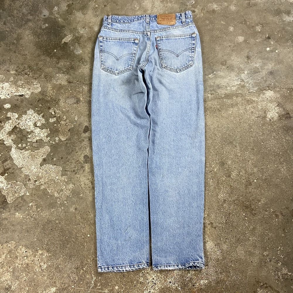 Vintage 90s Levi's 550 Jeans Size 33x32 Blue Denim Light Wash Relaxed Fit - Picture 2 of 13